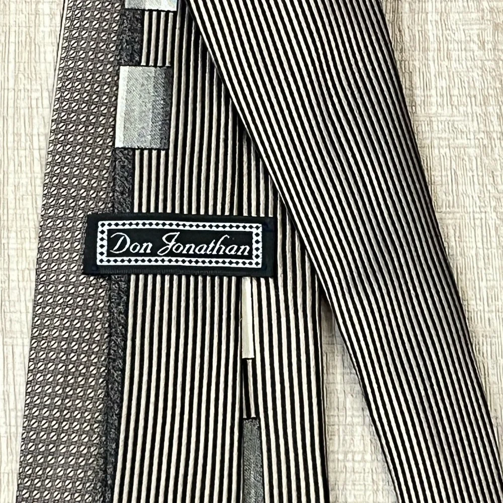 Don Jonathan elegant black